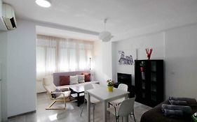 Estudio centrico metros de la playa con aire by Lightbooking