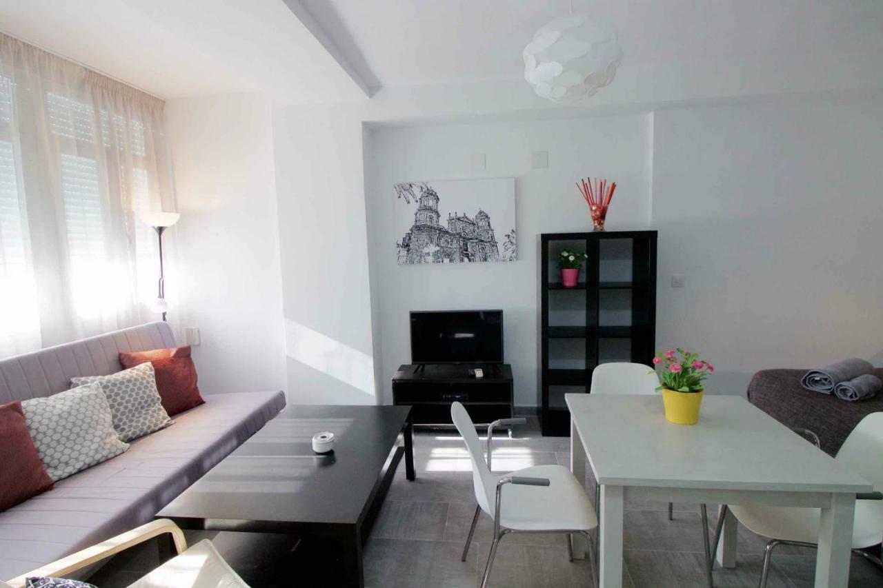 Estudio centrico metros de la playa con aire by Lightbooking Cádiz Exterior foto